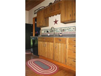 Kitchen. New DW and faucet. Very functional