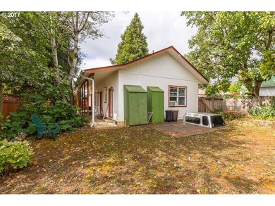 86 S 3rd St, Creswell, OR 97426 - photo 4
