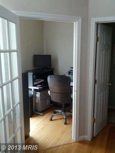 25215 Dunvegan Square, Chantilly, VA 20152 - photo 7