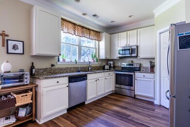 1500 Cypress Pointe Dr Mount-large-011-0