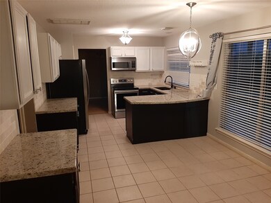 4004 Spring Branch Dr E, Pearland, TX 77584 - photo 4