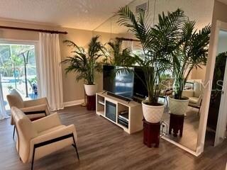 559 Quintana Place NE, Saint Petersburg, FL 33703 - photo 4