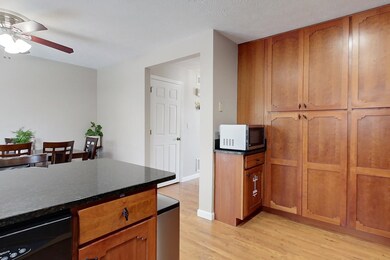 11 Glastonbury Dr unit U93, Nashua, NH 03063 - photo 5