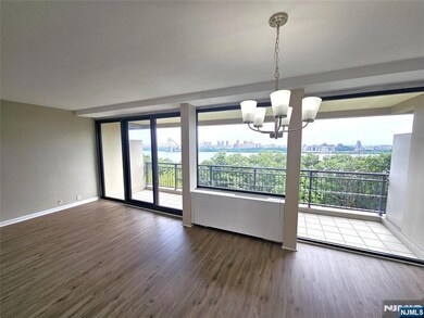 Horizon House unit 408, Fort Lee, NJ 07024 - photo 3