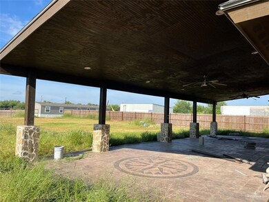 View of patio / terrace featuring ceiling fan