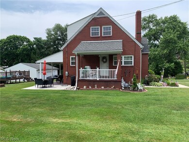 View of side of home