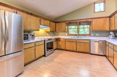 1527 Field View Road