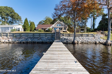 810 Madam Moores Lane