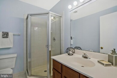 3111 Patrick Henry Dr unit 634, Falls Church, VA 22044 - photo 6