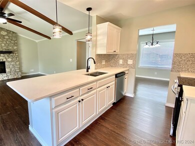 808 W Vicksburg St, Broken Arrow, OK 74011 - photo 5