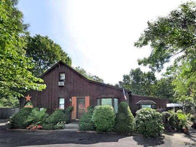 525 Parker St, Springfield, MA 01129 - photo 2