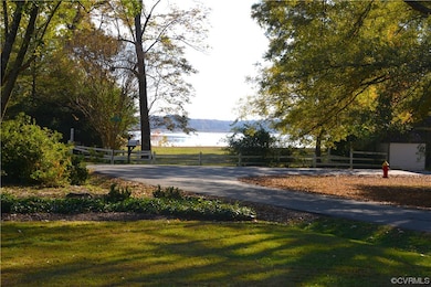 530 Pine Ln, West Point, VA 23181 - photo 4