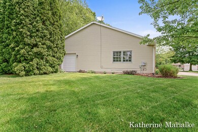 8717 Ridgebluff Dr SW, Byron Center, MI 49315 - photo 5
