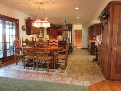 Kitchen. Eat in area in kitchen