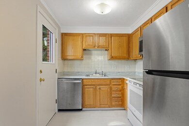 51 Lynde St unit 3, Melrose, MA 02176 - photo 3