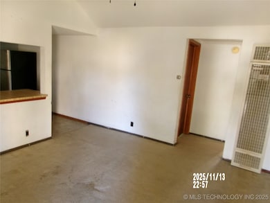 702 W Chestnut Ave, Barnsdall, OK 74002 - photo 3