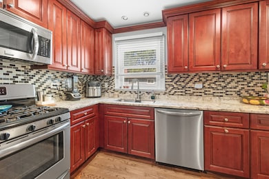 573 Maple Ave, Lisle, IL 60532 - photo 7