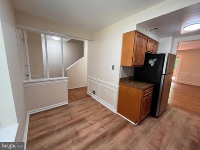 8931 Shamrock Ct, Springfield, VA 22152 - photo 6