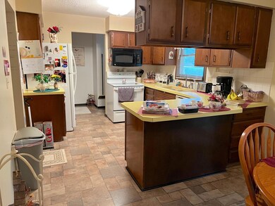 1602 Gateway Dr, Albert Lea, MN 56007 - photo 2