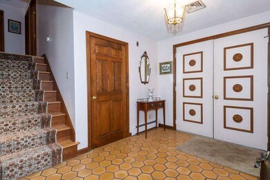 25 Crystal Dr, Stoneham, MA 02180 - photo 4