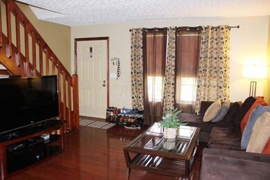 LIVING ROOM TO ENTRY
