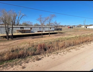 615 E 9th St, Hale Center, TX 79041 - photo 4