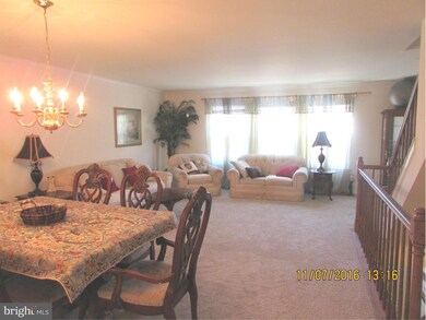 14905 Carriage Square Dr, Silver Spring, MD 20906 - photo 3
