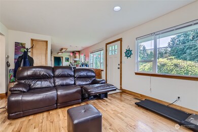 17510 Olympic View Dr, Edmonds, WA 98026 - photo 2
