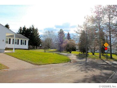Exterior Front Quiet dead-end street!