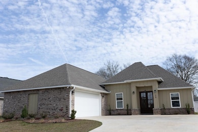 129 Jefferson Davis Pkwy, Picayune, MS 39466 - photo 2