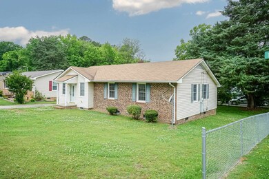 100 Leak Ave, Oxford, NC 27565 - photo 2