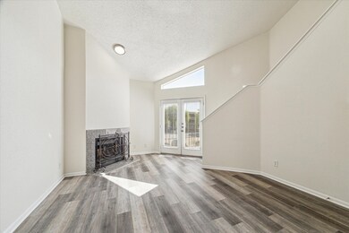 10855 Meadowglen Ln unit 1030, Houston, TX 77042 - photo 2
