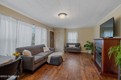 52-web-or-mls-4-boltwood-ave