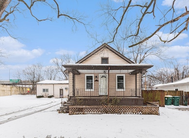 660 Greenlawn St, Ypsilanti, MI 48198 - photo 2