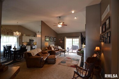 6022 W Charleston Ct, Peoria, IL 61607 - photo 6