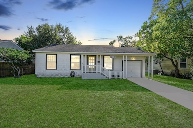 1203 17th Ave N, Texas City, TX 77590 - photo 2