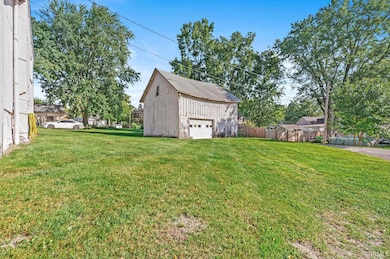 122 Crescent St, Goshen, IN 46528 - photo 4