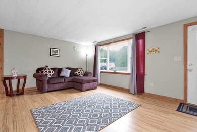 26 Daniel St Gorham ME 04038-small-006-0