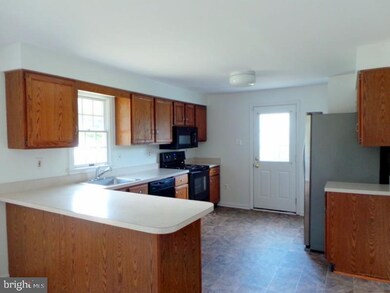 11940 Susan Ln, Lusby, MD 20657 - photo 4
