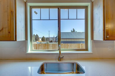 2714 SW 34th St, Redmond, OR 97756 - photo 5