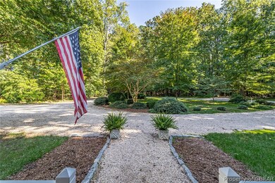 WELCOMING ENTRANCE