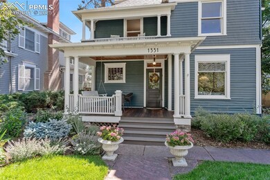 6-bedroom home has room for the whole family