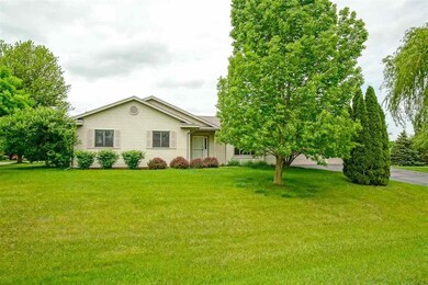 7134 N Shore Dr, Belleville, WI 53508 - photo 3