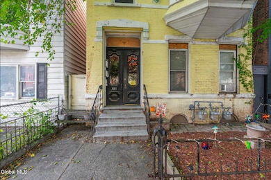 381 3rd St, Troy, NY 12180 - photo 3