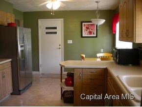 2010 Mound Rd, Jacksonville, IL 62650 - photo 4