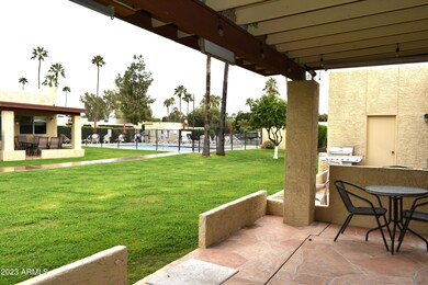 Close to Condos Pool