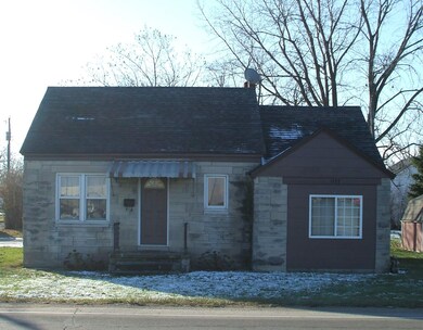 911 W Votaw St, Portland, IN 47371 - photo 2