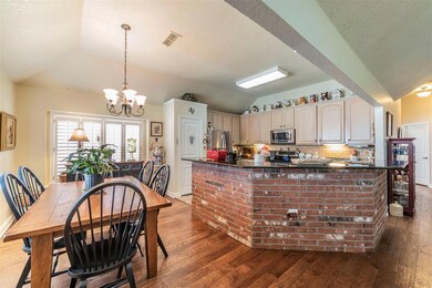 101 Shady Valley Cir, Weatherford, TX 76086 - photo 4