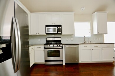 86 W Spindle Tree Cir, Spring, TX 77382 - photo 6