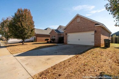 121 Glen Arbor Ln, Warner Robins, GA 31088 - photo 2